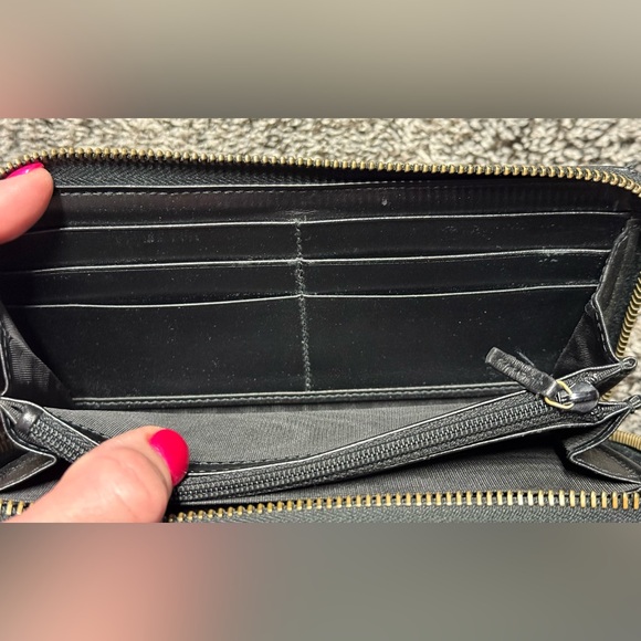 Gucci GG Marmont black zip around wallet - Picture 14 of 16